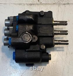 Valve de commande directionnelle hydraulique à 3 tiroirs 0502032 B1204SDH