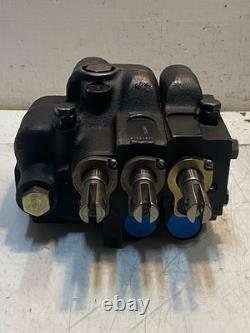 Valve de commande directionnelle hydraulique à 3 tiroirs 0502032 B1204SDH