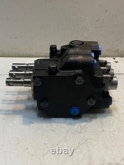 Valve de commande directionnelle hydraulique à 3 tiroirs 0502032 B1204SDH