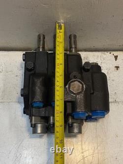 Valve de commande directionnelle hydraulique à 3 tiroirs 0502032 B1204SDH