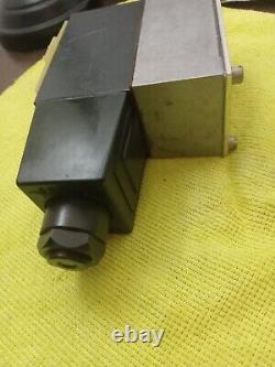 Vanne de commande directionnelle PARKER HYDRAULIC VALVE D1W20HY31