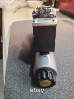 Vanne de commande directionnelle hydraulique Bosch Rexroth R900953657