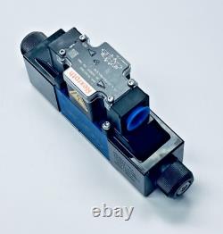 Vanne de commande directionnelle hydraulique Rexroth R978875805 inutilisée 4 voies 110vac