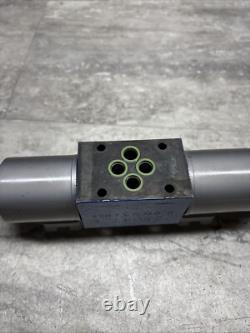 Vanne de contrôle directionnelle / proportionnelle hydraulique Rexroth Bosch R900953729, neuve