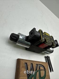 Vanne de contrôle hydraulique directionnelle Parker D1VW001CNJG5 24VDC 5000PSI