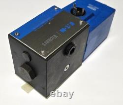 Vannes directionnelles hydrauliques Vickers DG4S4-012A-U-H-60 et solénoïde 24VDC 879147